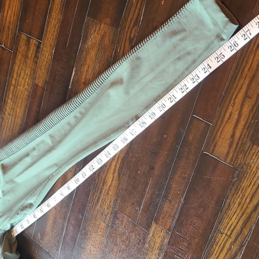 Nike army green Aero Adapt ribbed leggings size XS - Picture 11 of 13